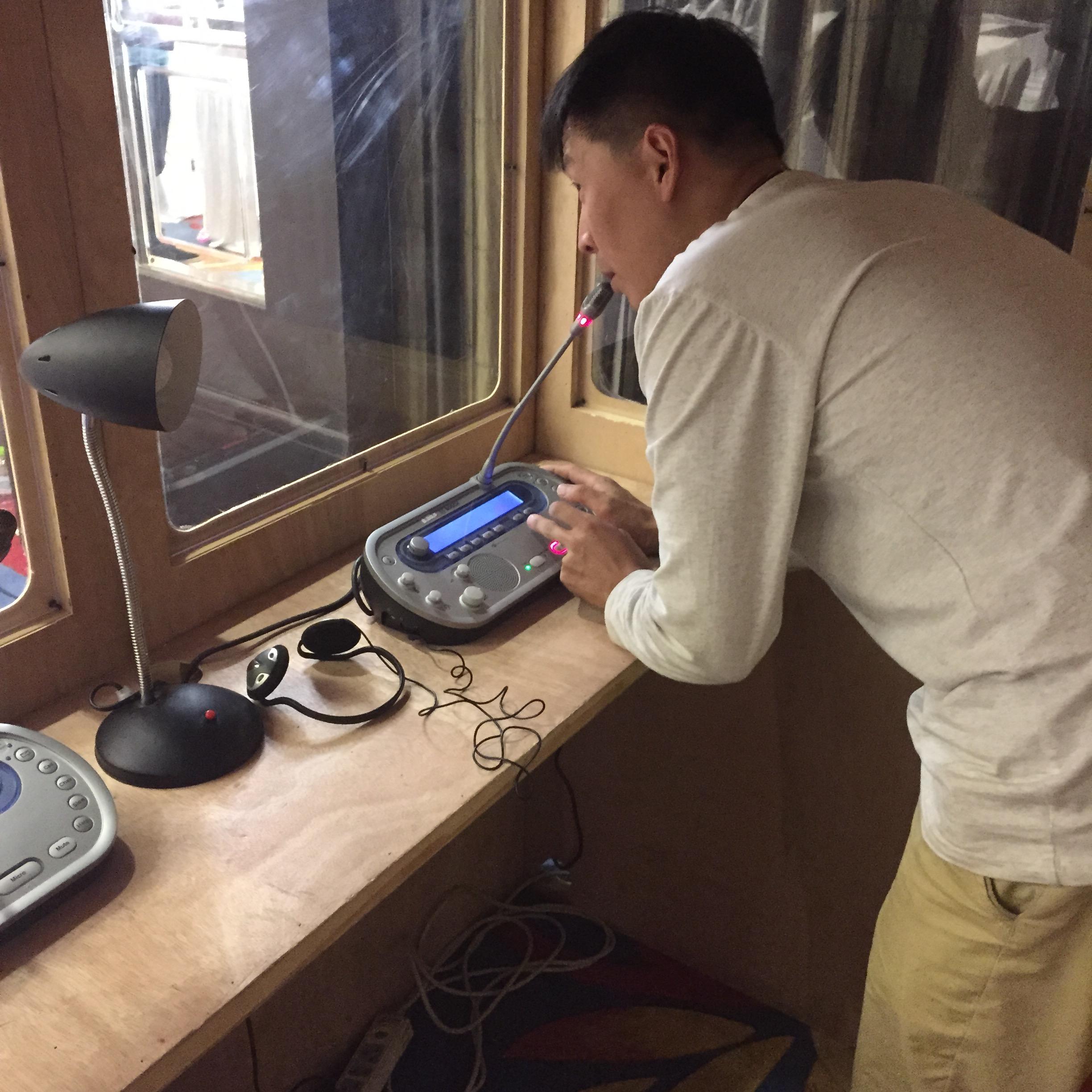 專業的英語同聲傳譯收費是多少？按什么收費？